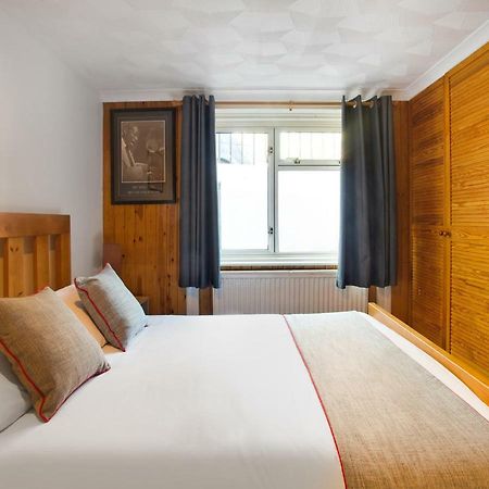 Oyo Avalon Lifestyle Guest House Hove Esterno foto