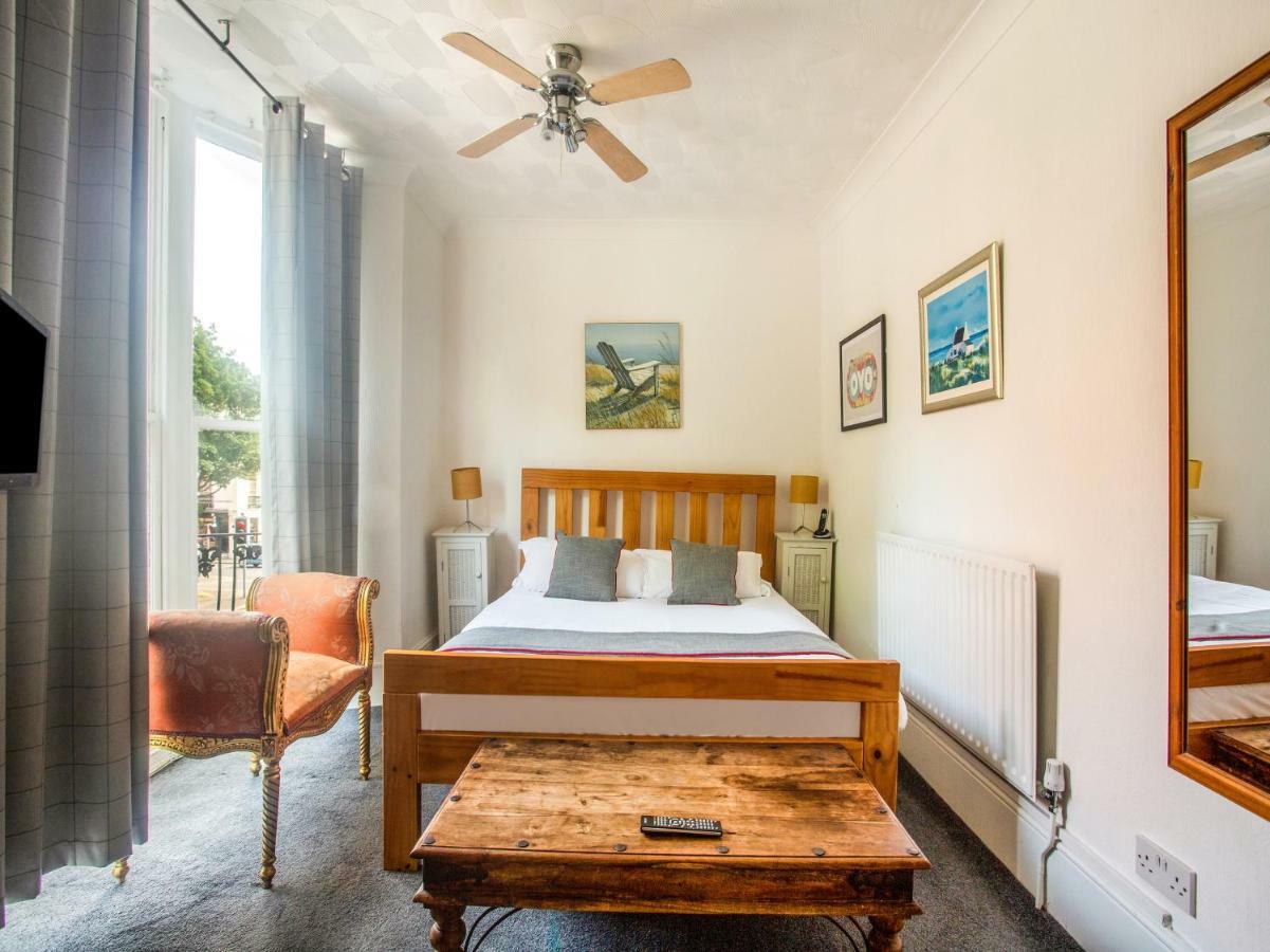 Oyo Avalon Lifestyle Guest House Hove Esterno foto