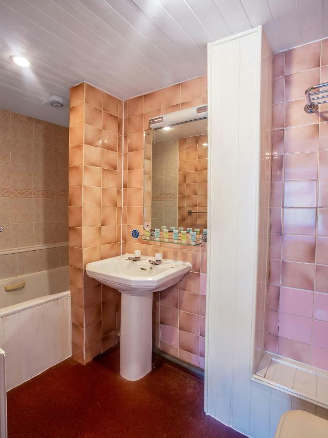 Oyo Avalon Lifestyle Guest House Hove Esterno foto