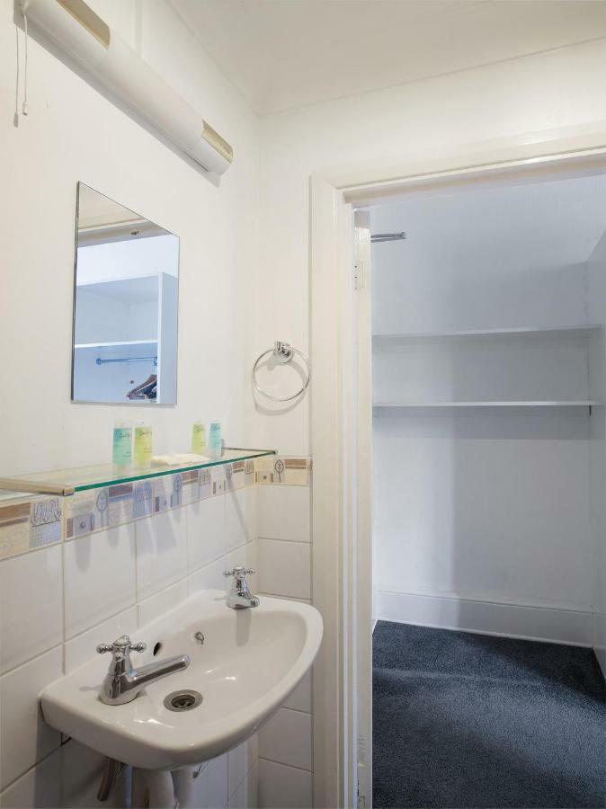 Oyo Avalon Lifestyle Guest House Hove Esterno foto
