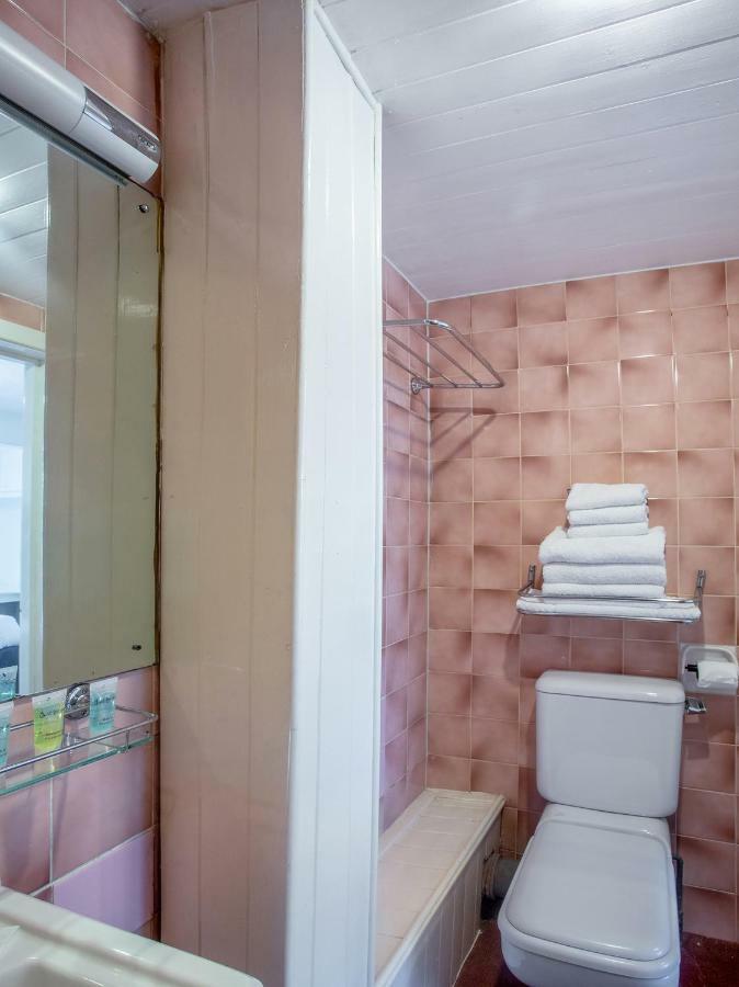 Oyo Avalon Lifestyle Guest House Hove Esterno foto