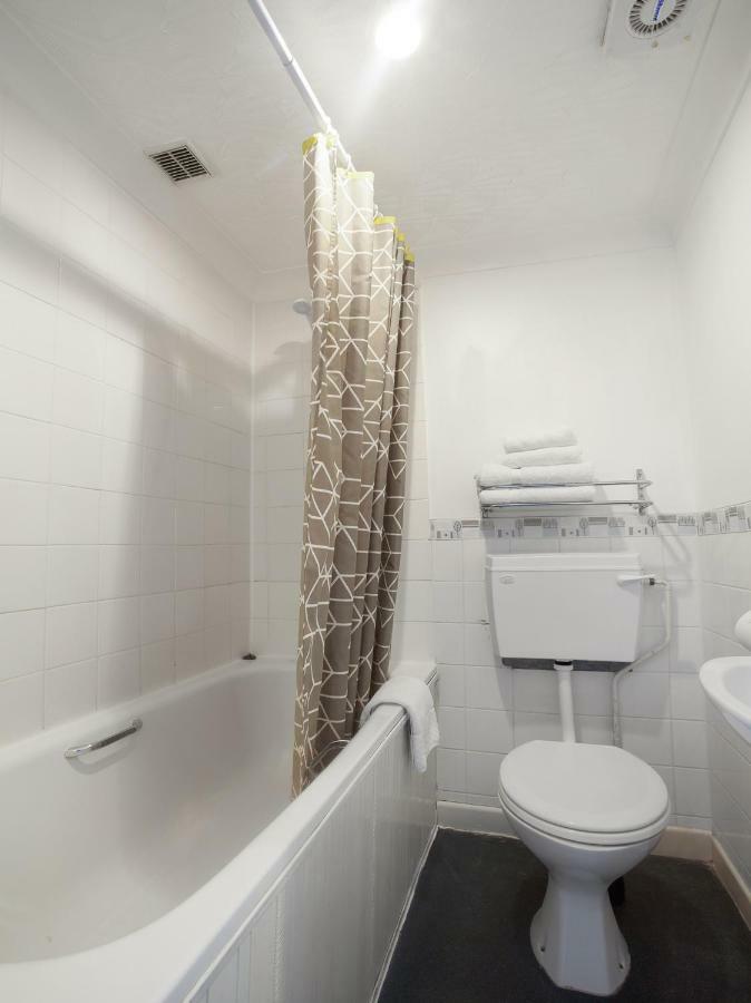 Oyo Avalon Lifestyle Guest House Hove Esterno foto