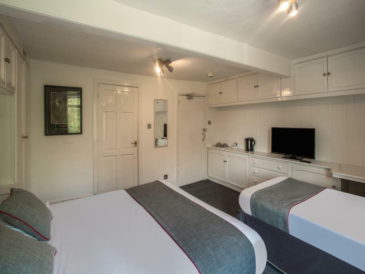 Oyo Avalon Lifestyle Guest House Hove Esterno foto
