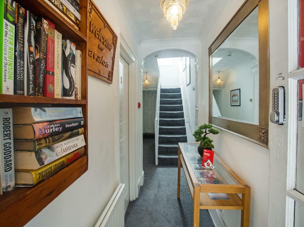 Oyo Avalon Lifestyle Guest House Hove Esterno foto