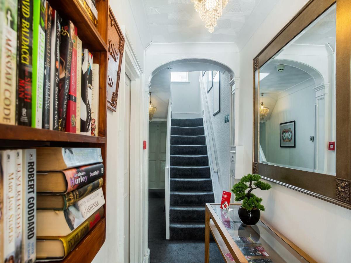 Oyo Avalon Lifestyle Guest House Hove Esterno foto